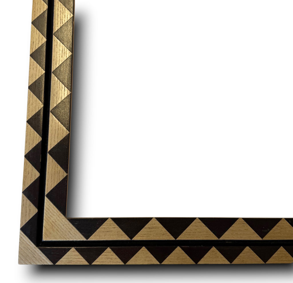 Arcobaleno 50, Placage dentelé frêne noir